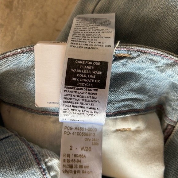 Denizen from Levis Women’s Jean Shorts. NWT, Size 26 - Picture 6 of 6